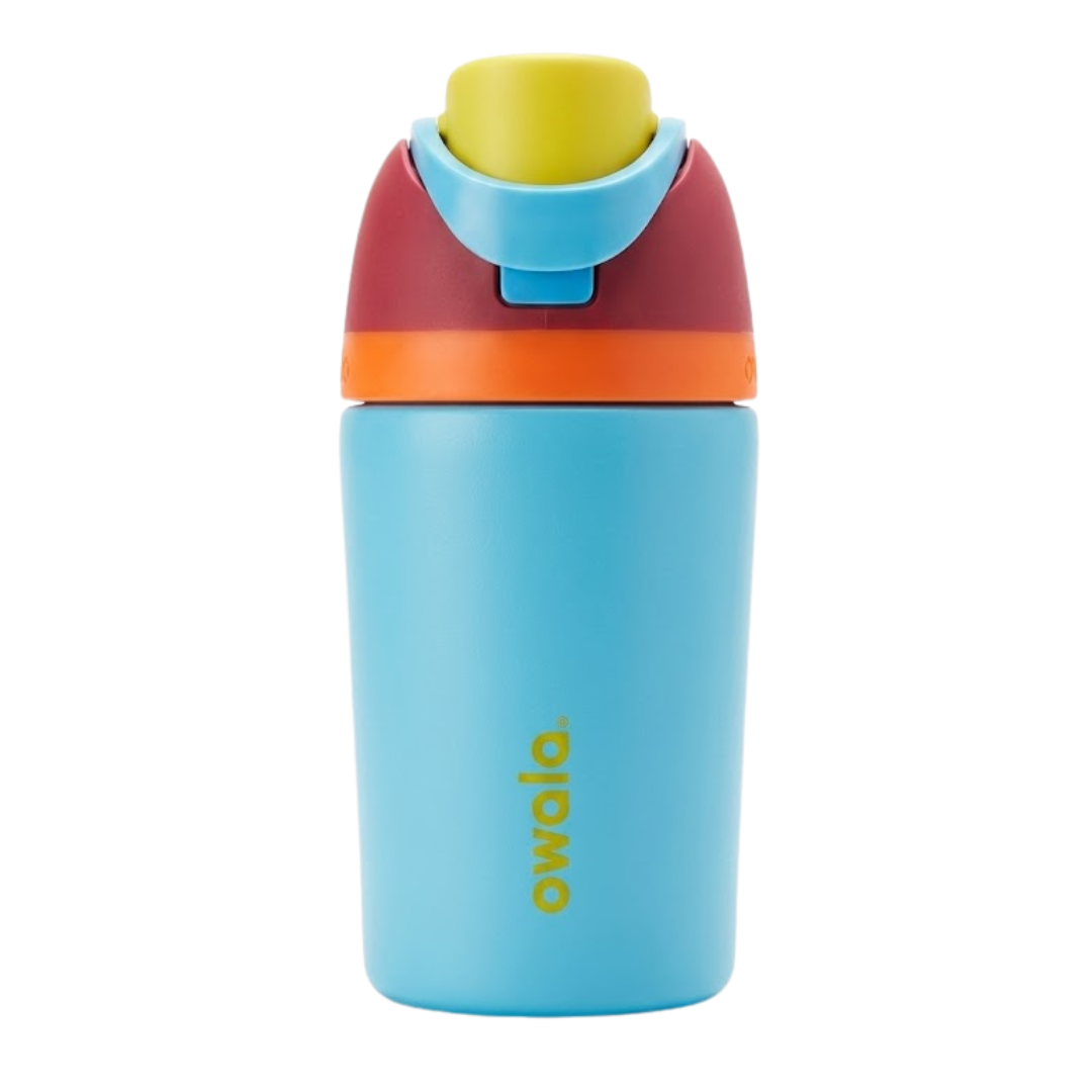 Botella térmica de 12 onzas para niños modelo Owala Kids FreeSip en color turquesa intenso. La tapa es multicolor con una base naranja, cuerpo burdeos, asa turquesa y botón turquesa. Logotipo de Owala en amarillo vertical.