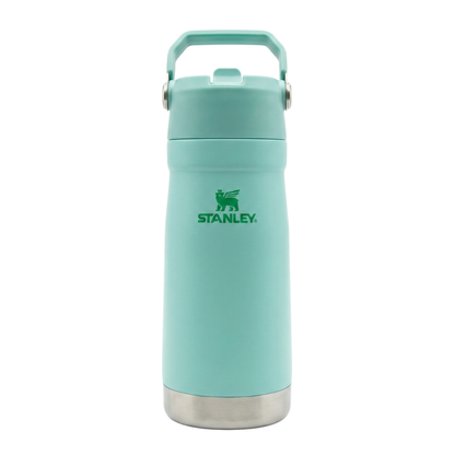 Botella térmica Stanley serie AeroLight IceFlow de 18 onzas en color aqua con base de acero inoxidable.