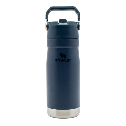 Botella térmica Stanley serie AeroLight IceFlow de 18 onzas en color azul marino con base de acero inoxidable.