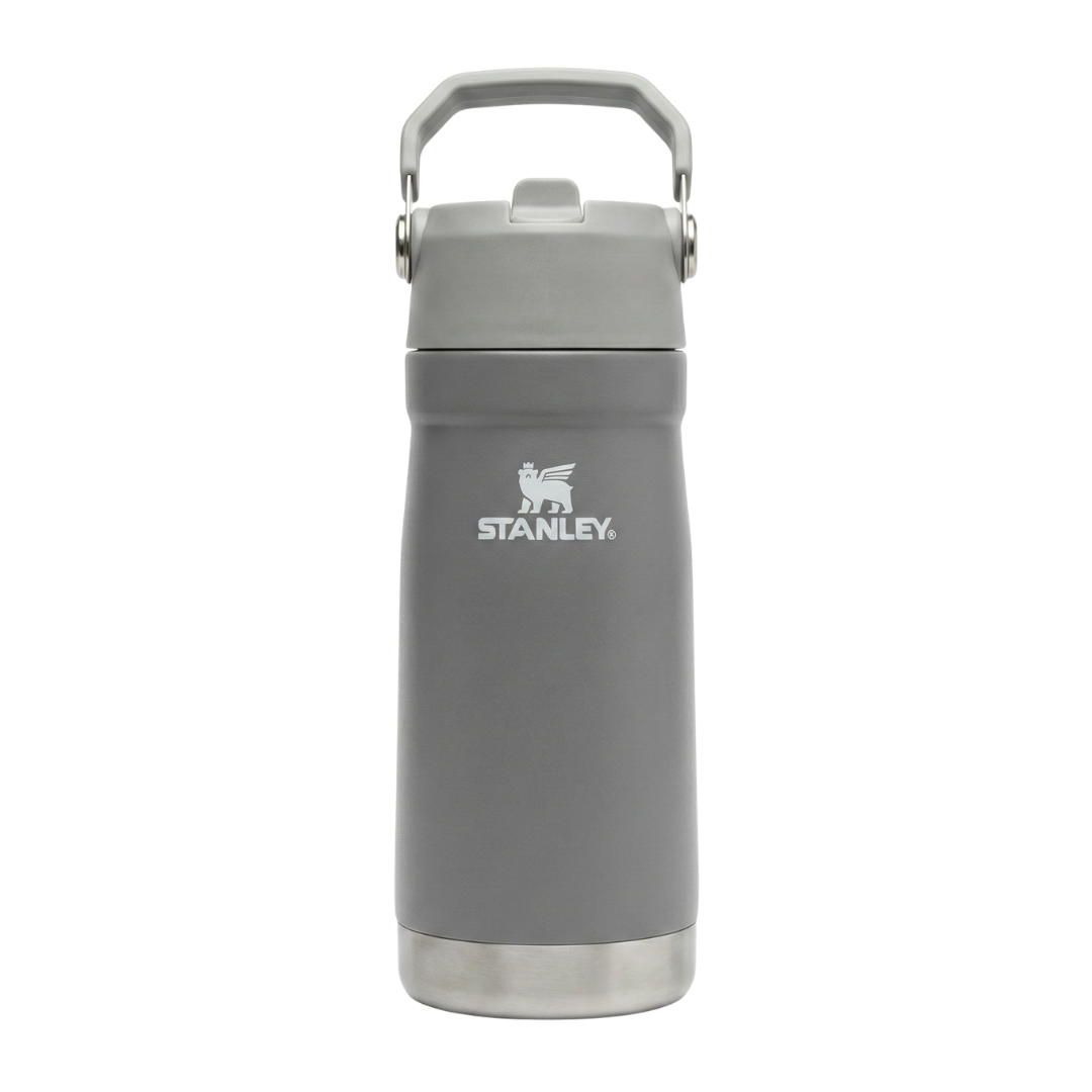Botella térmica Stanley serie AeroLight IceFlow de 18 onzas en color gris con base de acero inoxidable.
