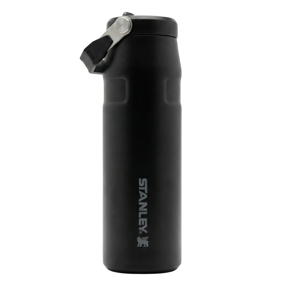 Botella térmica Stanley AeroLight IceFlow de 24 onzas en color negro mate con tecnología de acero ligero.