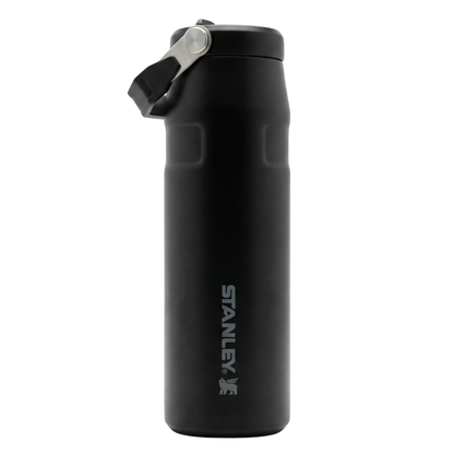 Botella térmica Stanley AeroLight IceFlow de 24 onzas en color negro mate con tecnología de acero ligero.